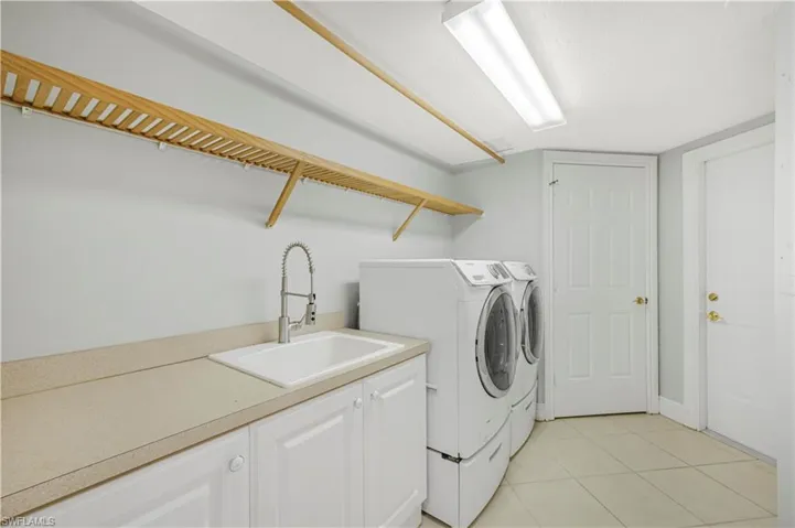 9142 Cherry Oaks Ln 102, Naples, Florida 34114