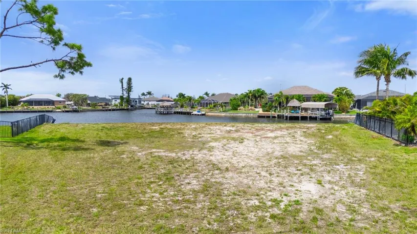 3713 Nw 14th St, Cape Coral, Florida 33993