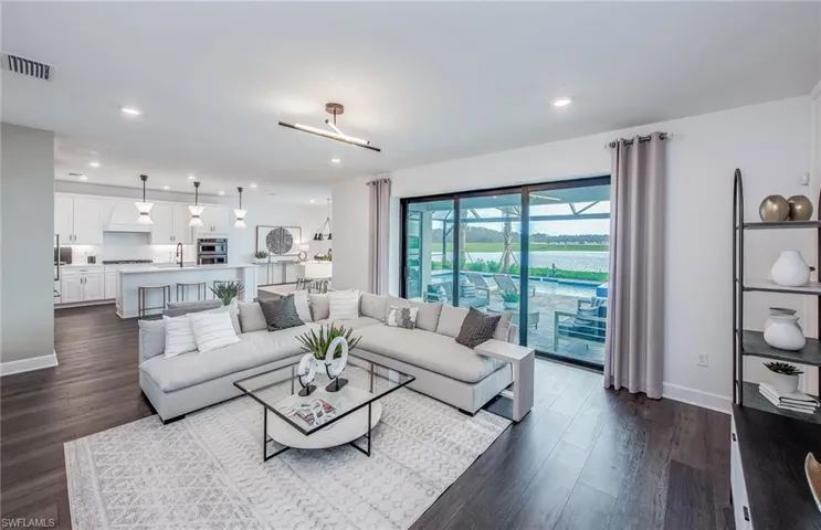 Interior photos are of a staged model home. Illustration purposes only. Options may vary.