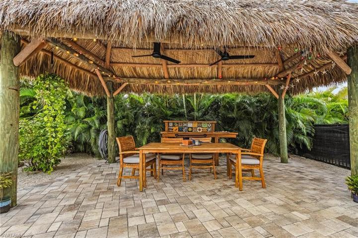 Tiki Hut
