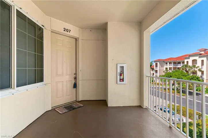 4834 Hampshire Ct # 207, Naples Fl 34112