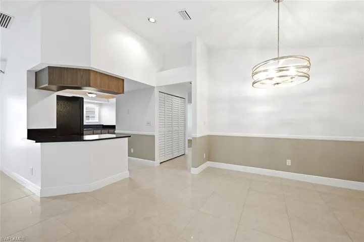 9856 Luna Cir 204, Naples, Florida 34109