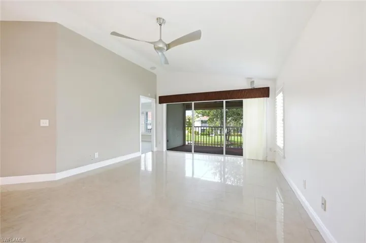 9856 Luna Cir 204, Naples, Florida 34109