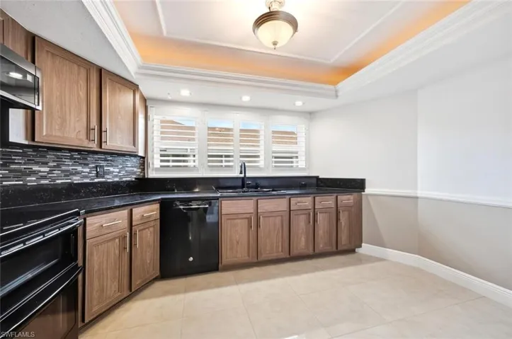 9856 Luna Cir 204, Naples, Florida 34109
