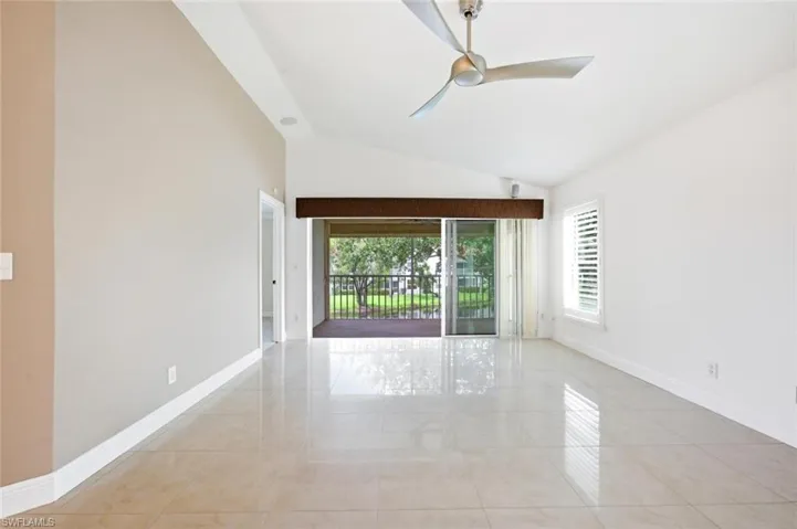 9856 Luna Cir 204, Naples, Florida 34109