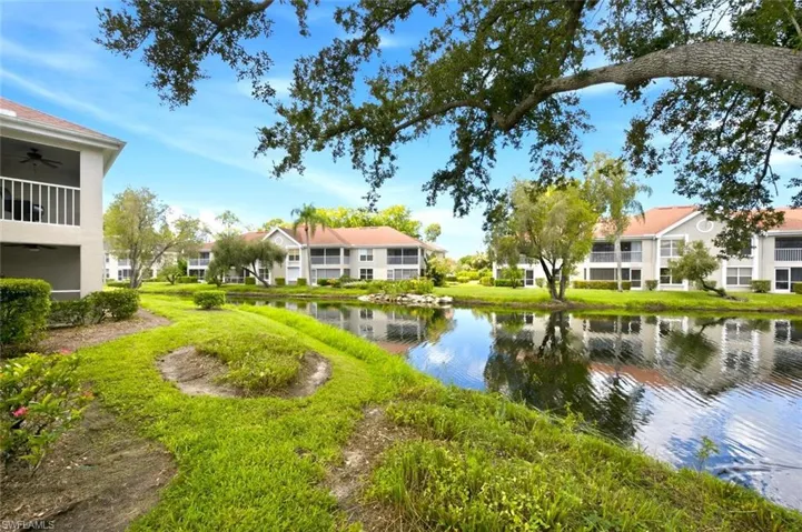 9856 Luna Cir 204, Naples, Florida 34109