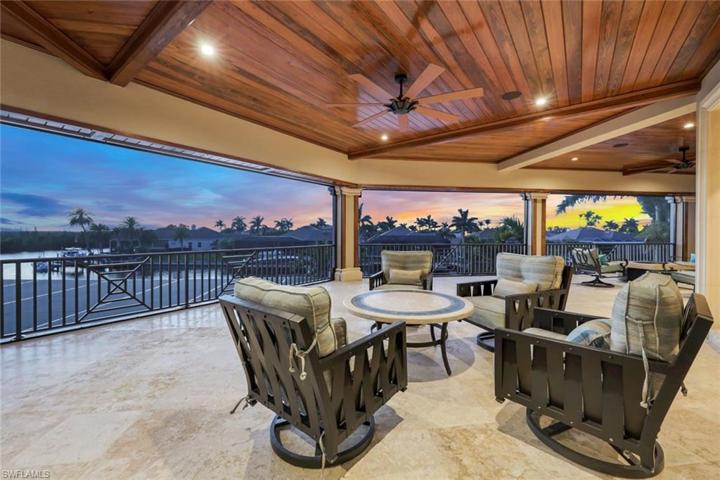 2nd Seating Area on 2nd Floor Balcony