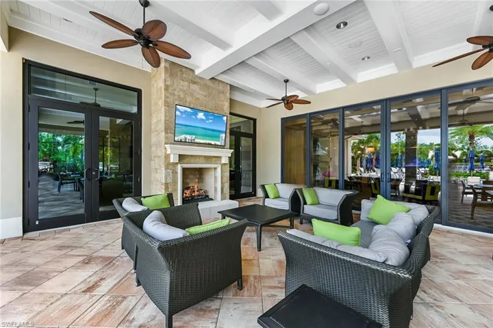 7675  Winding Cypress  DR, Naples, FL 34114