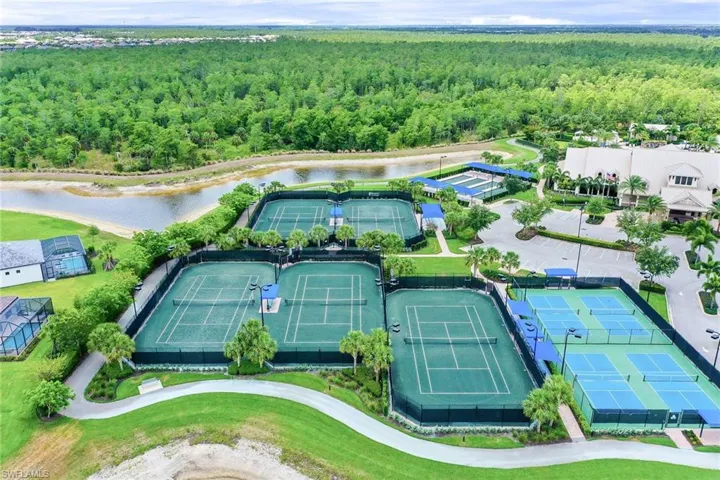 7675  Winding Cypress  DR, Naples, FL 34114