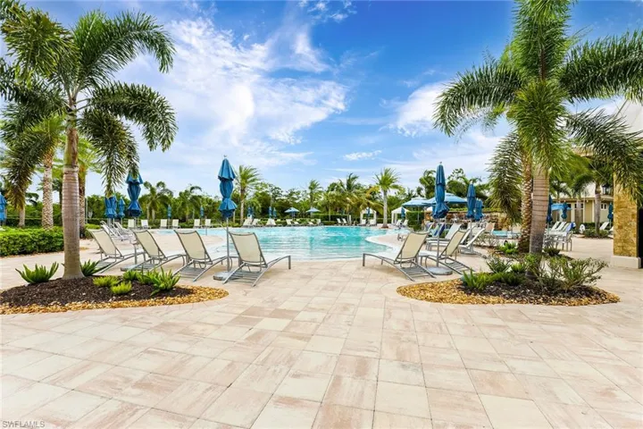 7675  Winding Cypress  DR, Naples, FL 34114