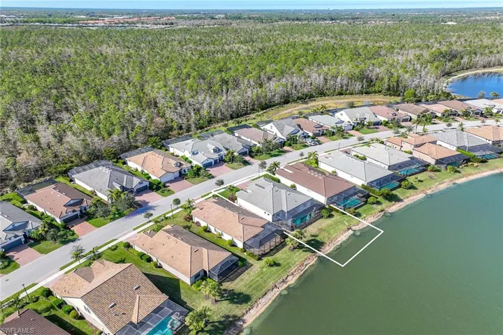 7675  Winding Cypress  DR, Naples, FL 34114