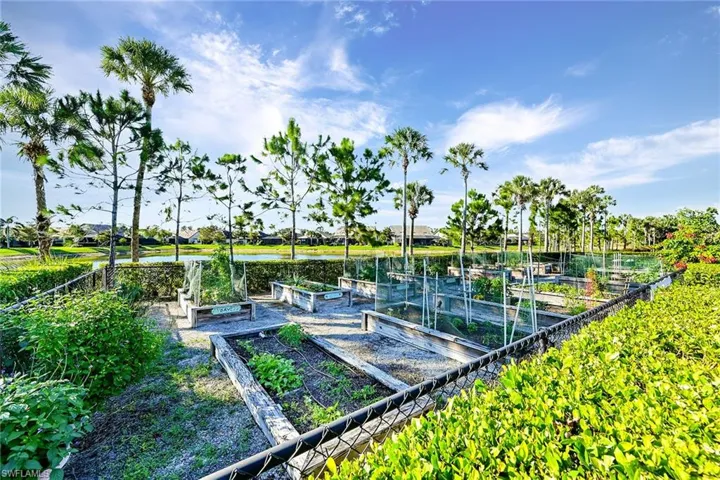 7675  Winding Cypress  DR, Naples, FL 34114