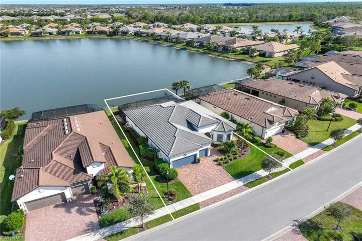 7675  Winding Cypress  DR, Naples, FL 34114