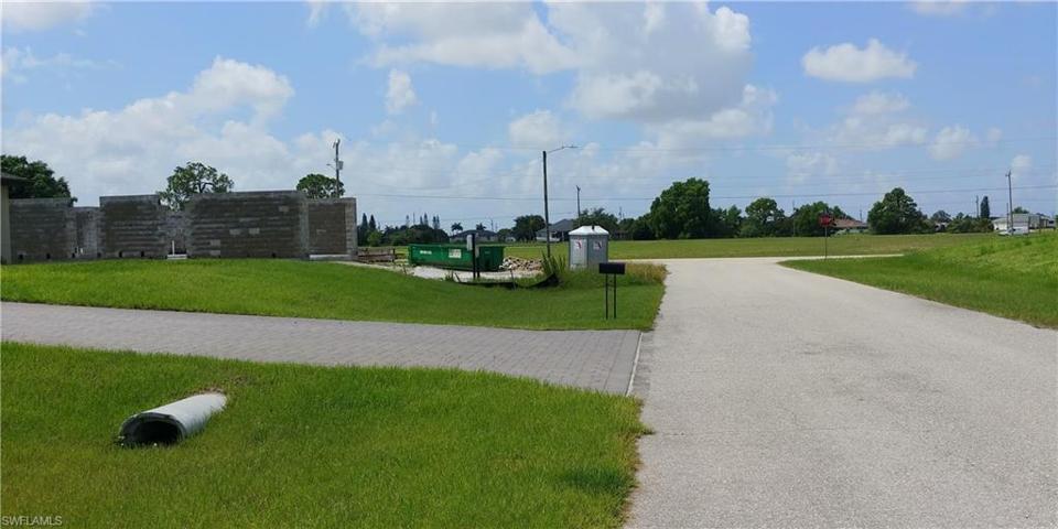 View to the left of the lot