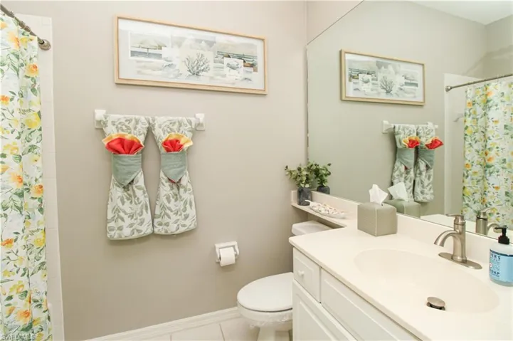 8217  Parkstone  PL, Naples, FL 34120