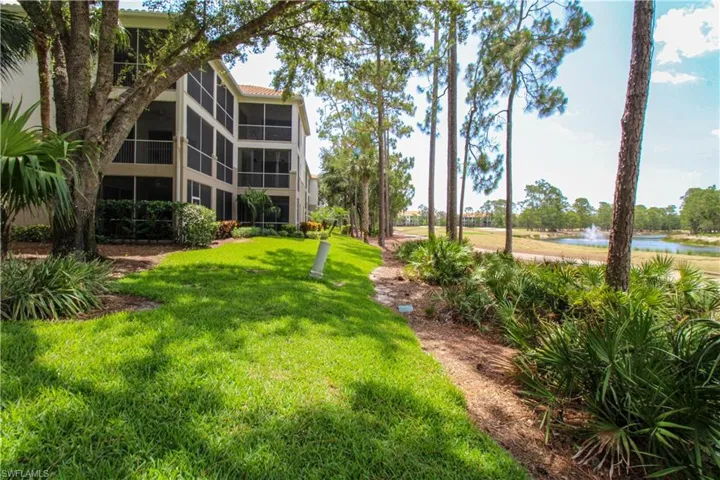 8217  Parkstone  PL, Naples, FL 34120