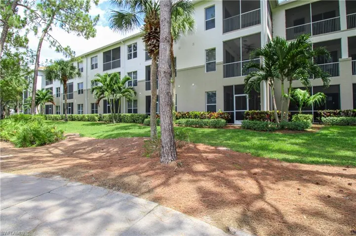 8217  Parkstone  PL, Naples, FL 34120