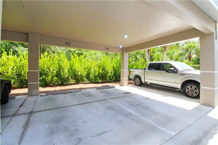 8217  Parkstone  PL, Naples, FL 34120