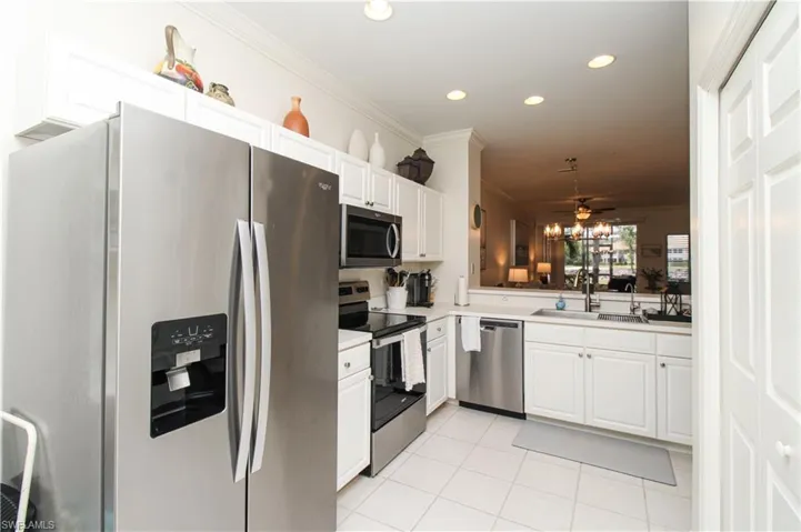 8217  Parkstone  PL, Naples, FL 34120