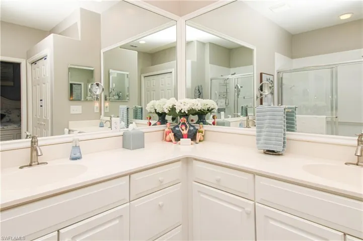 8217  Parkstone  PL, Naples, FL 34120