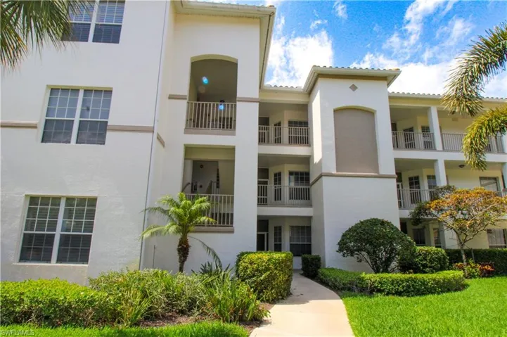 8217  Parkstone  PL, Naples, FL 34120
