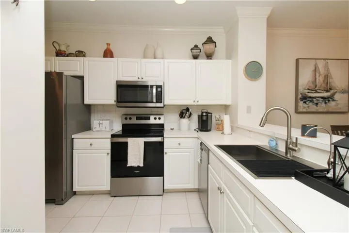 8217  Parkstone  PL, Naples, FL 34120