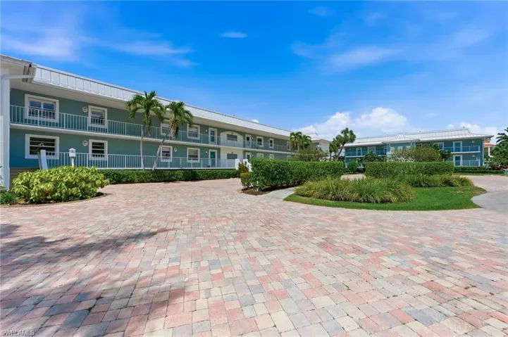 1100 Little Neck Ct F52, Naples, Florida 34102