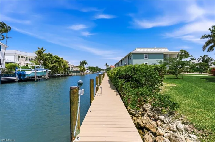 1100 Little Neck Ct F52, Naples, Florida 34102