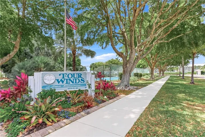 1100 Little Neck Ct F52, Naples, Florida 34102