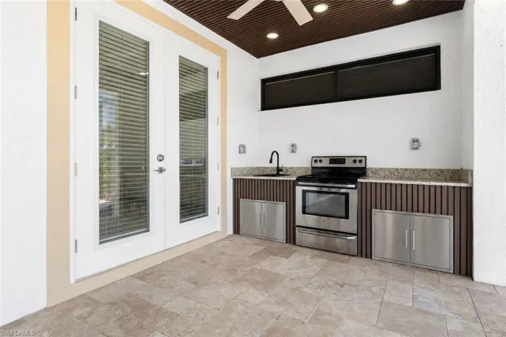 outdoor kitchen