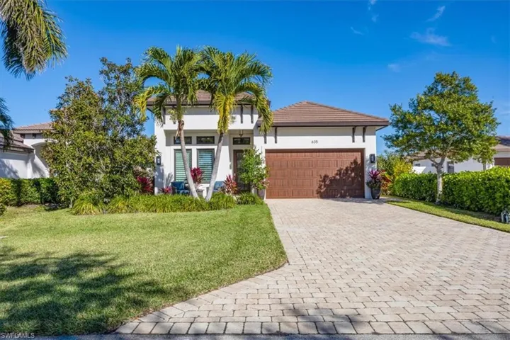 635  96th N AVE, Naples, FL 34108