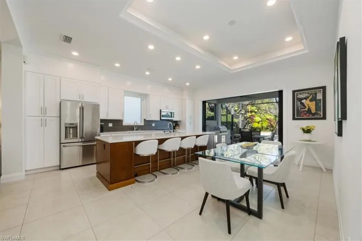 635  96th N AVE, Naples, FL 34108