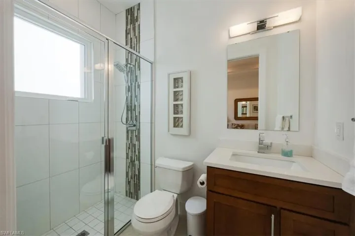 Ensuite to Guest Bedroom 2