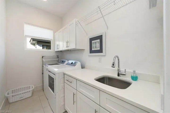 635  96th N AVE, Naples, FL 34108