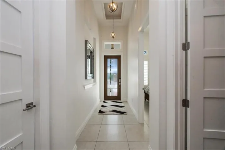 635  96th N AVE, Naples, FL 34108