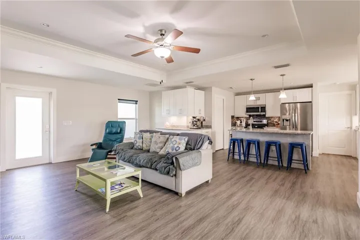 927 Sw 37th St, Cape Coral Fl 33914