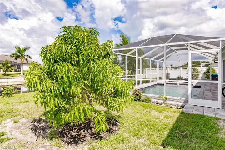 927 Sw 37th St, Cape Coral Fl 33914