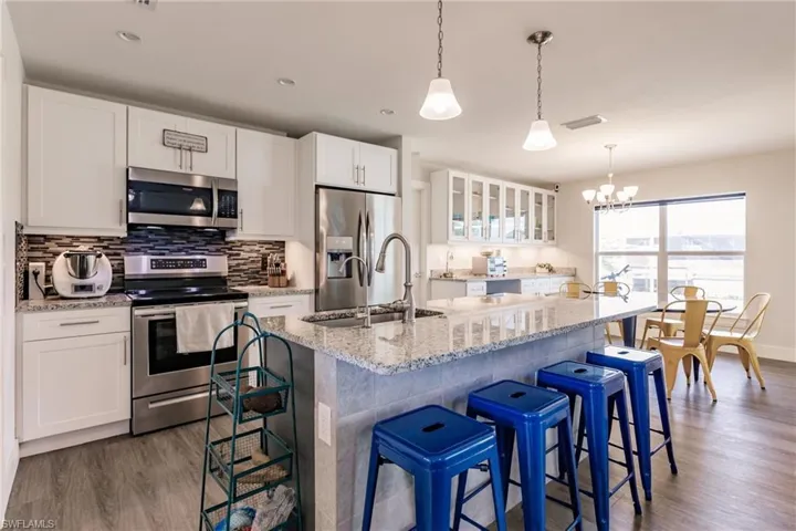 927 Sw 37th St, Cape Coral Fl 33914