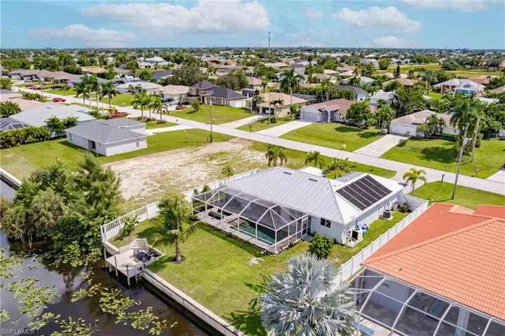927 Sw 37th St, Cape Coral Fl 33914