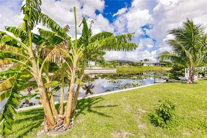 927 Sw 37th St, Cape Coral Fl 33914