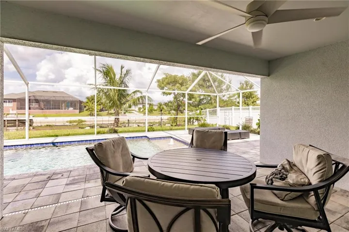927 Sw 37th St, Cape Coral Fl 33914