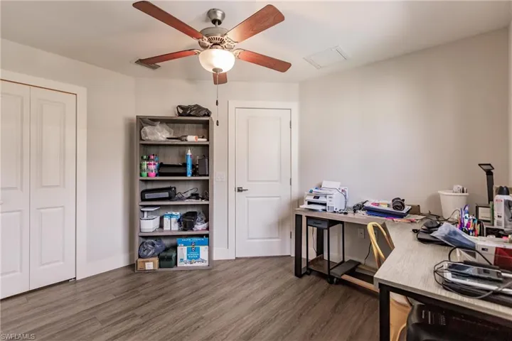 927 Sw 37th St, Cape Coral Fl 33914