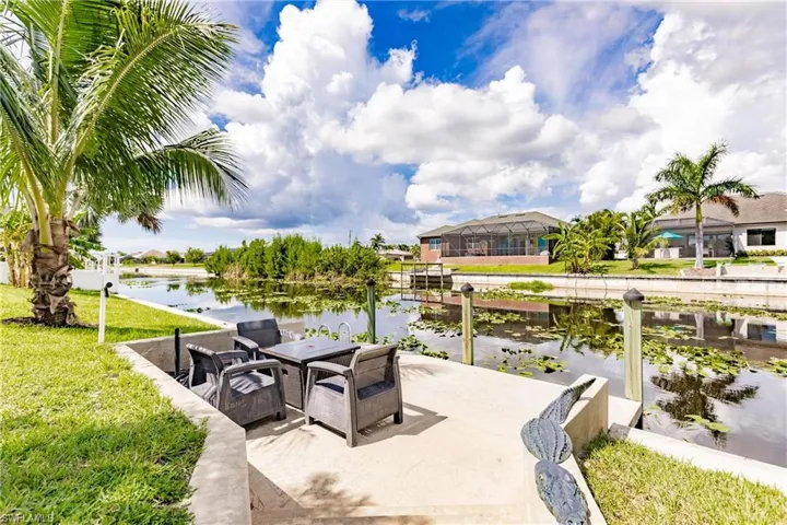 927 Sw 37th St, Cape Coral Fl 33914