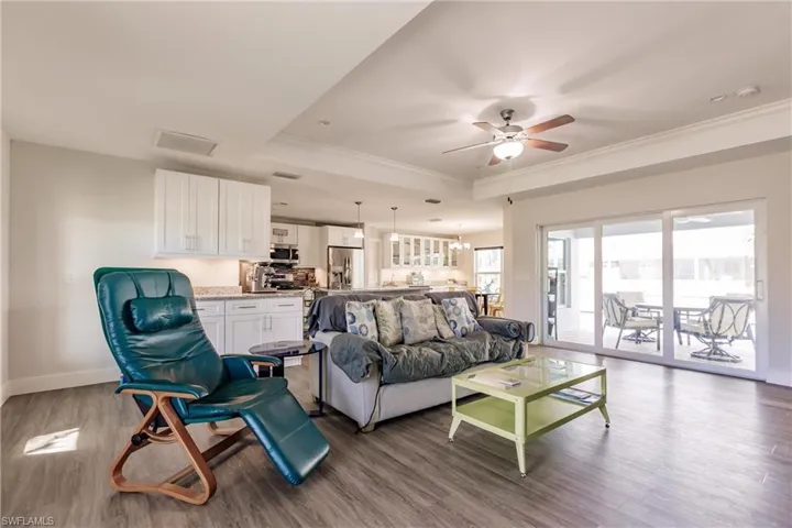 927 Sw 37th St, Cape Coral Fl 33914