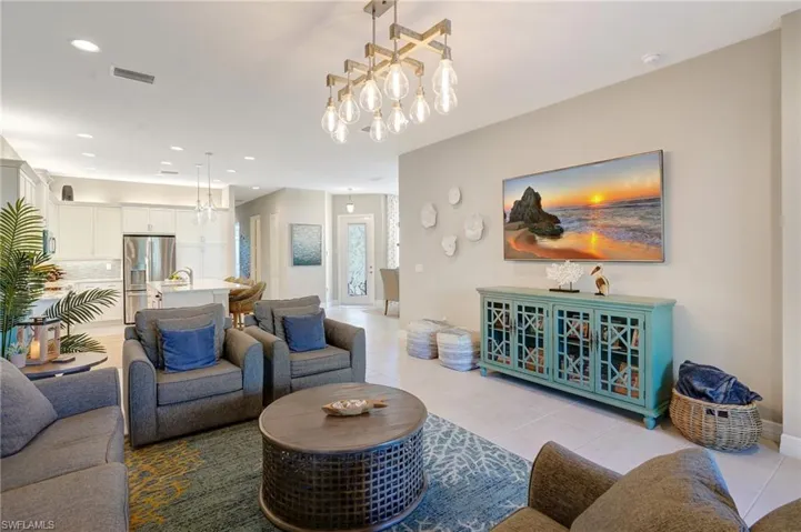 Sunroom with ceiling fan