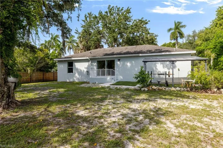 211 Palmacea Rd, Fort Myers, Florida 33905