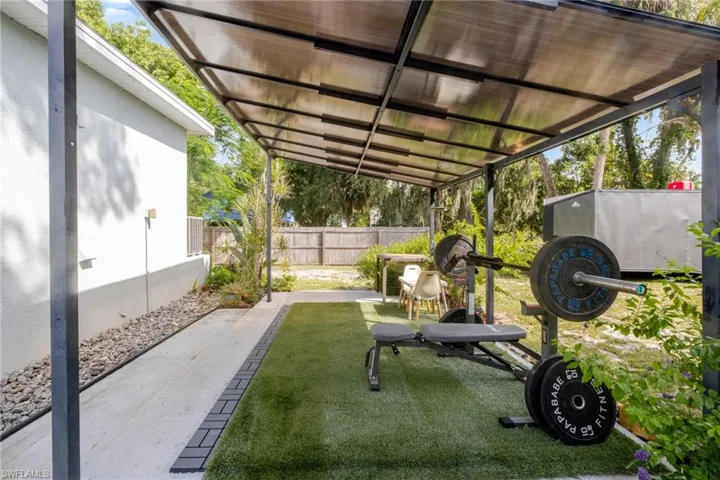 211 Palmacea Rd, Fort Myers, Florida 33905