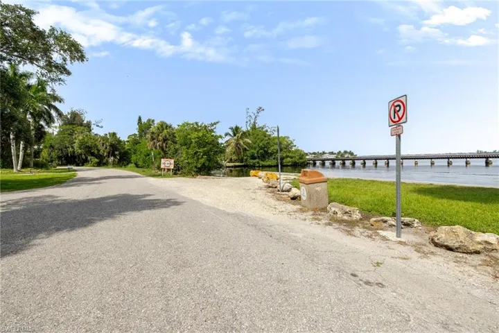 211 Palmacea Rd, Fort Myers, Florida 33905