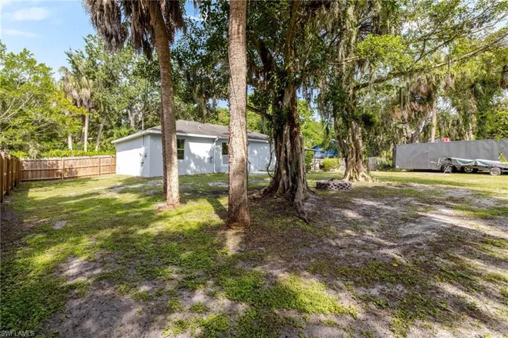 211 Palmacea Rd, Fort Myers, Florida 33905