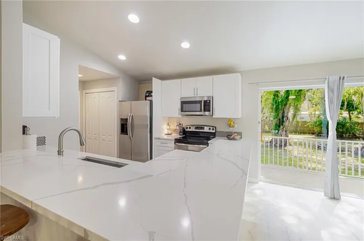 211 Palmacea Rd, Fort Myers, Florida 33905